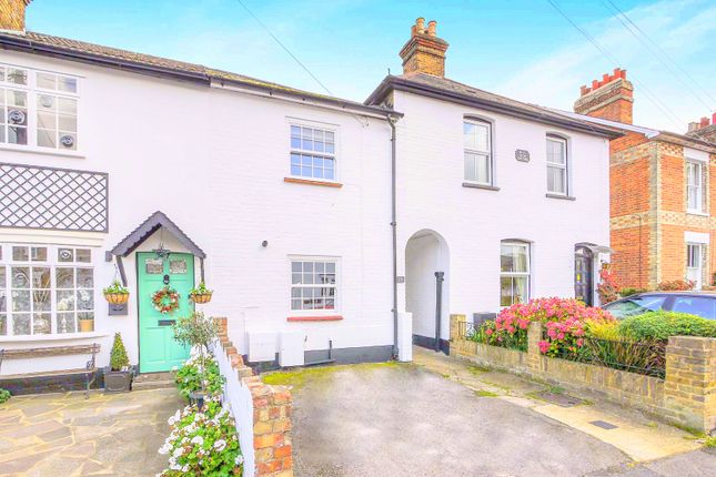 Thumbnail Terraced house to rent in Grove Road, Chertsey