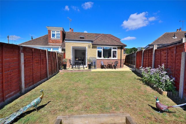 Thumbnail Bungalow for sale in Golden Riddy, Linslade, Bedfordshire