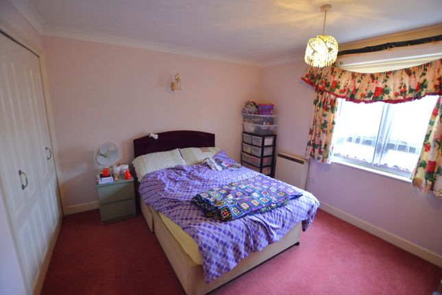 Flat for sale in Beaumonds, St Albans