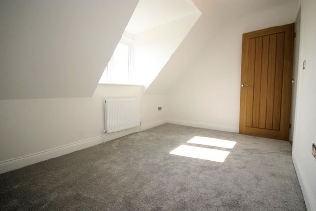 Detached house for sale in Dunstable Road, Toddington, Bedfordshire