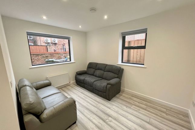 Room 3 6 Back Grafton Street, Altrincham photo 4