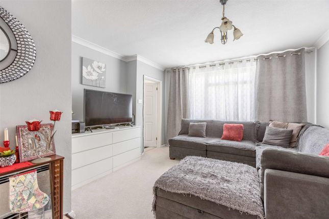 14, Priors Road, Windsor photo 4