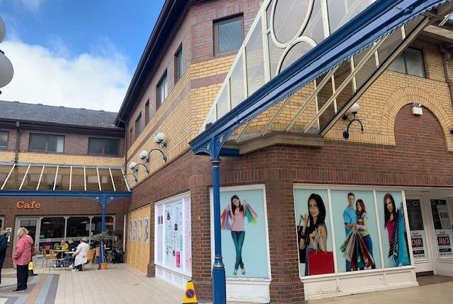 Thumbnail Retail premises to let in Prominent Well-Presented Shop Unit, Unit 5, Bear Lanes Shopping Centre, Broad Street, Newtown