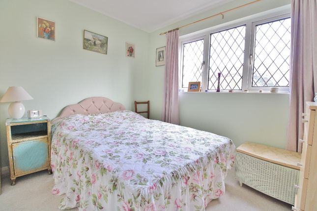 19, Finisterre Close, Fareham photo 2