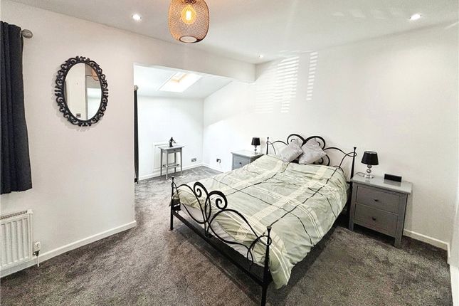 7, Cedar Close, Winchester photo 4