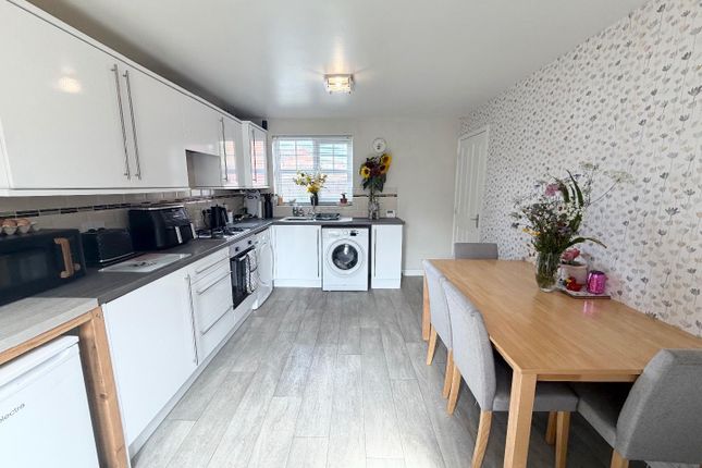 14, Lindisfarne Avenue, Stockton-On-Tees photo 4