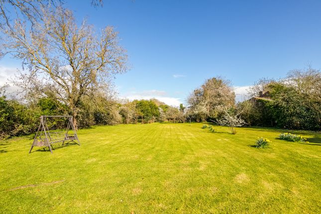 Innisfree, 14, Bury Lane, Datchworth photo 3
