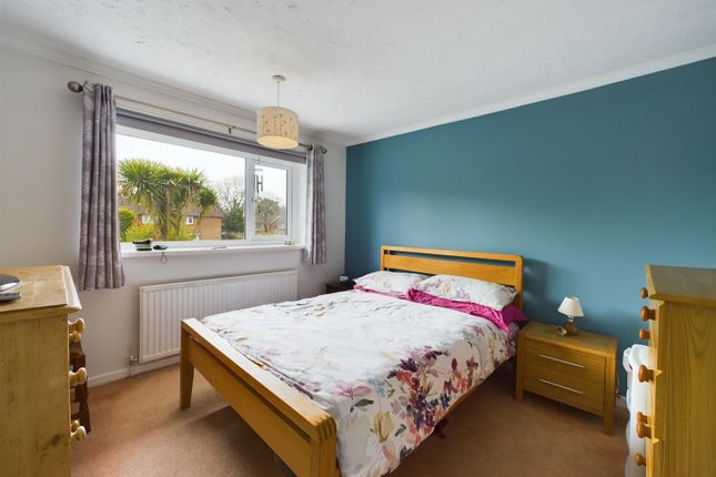 End terrace house for sale in Tangmere Road, Ifield, Crawley