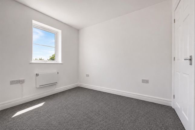 70, Winchcombe Road, Portsmouth photo 4