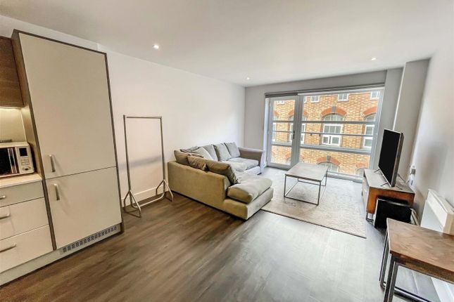 Flat for sale in Aria Apartments, Chatham Street