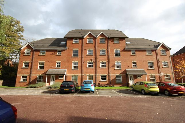 Flat to rent in Royal Court Drive, Bolton