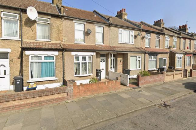 Thumbnail Terraced house to rent in Roman Road, Ilford