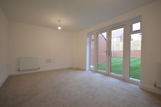 27, Shelby Drive, Westhampnett, Chichester photo 3