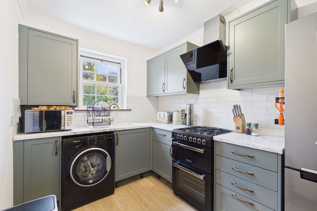 Flat 8 Broomgate Court, Lanark, Lanark photo 3