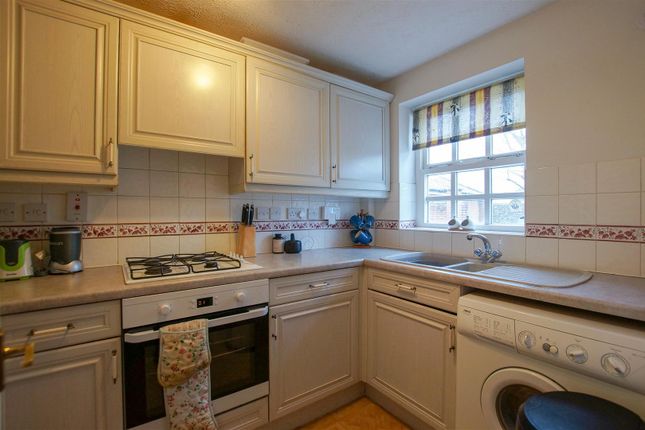 63, King George Gardens, West Sussex photo 3