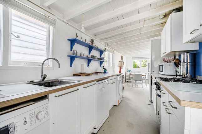 25 The Crescent, Chichester photo 4