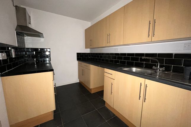 Thumbnail Flat to rent in Town Square, Syston, Leicester