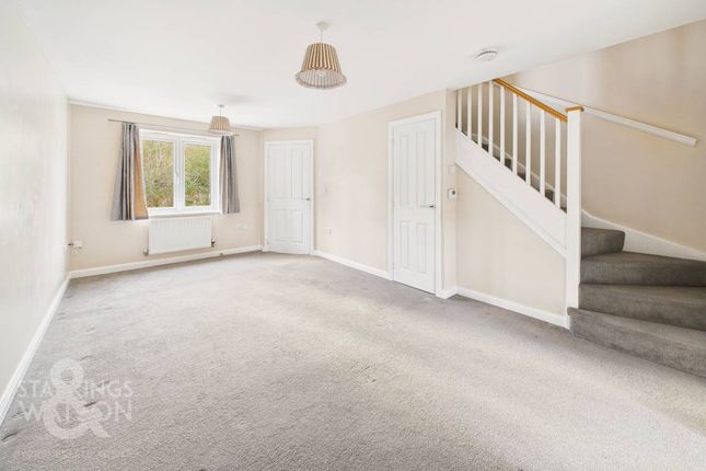 85 Woodpecker Way, Norwich photo 2