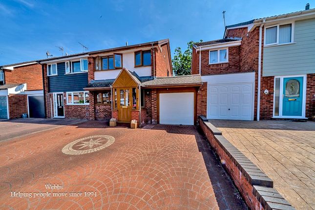 3-bed house on 30, Gainsbrook Crescent, Cannock, £270,000