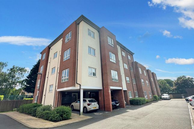 Thumbnail Flat for sale in Mayfield Road, Hersham, Walton-On-Thames