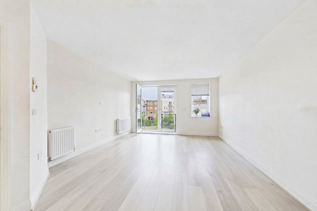 Flat 22, Kestrel Court, 4, Heron Way, Maidenhead photo 3