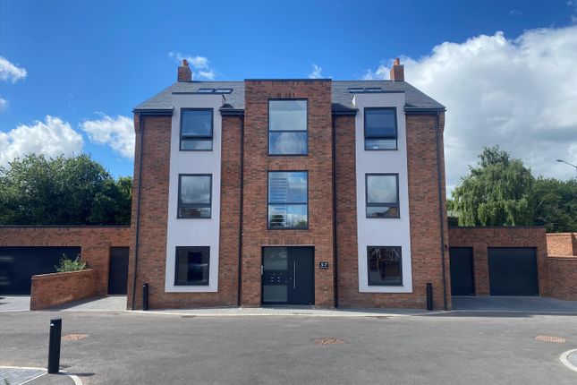 Flats for Sale in Stratford-upon-Avon - Stratford-upon-Avon Apartments