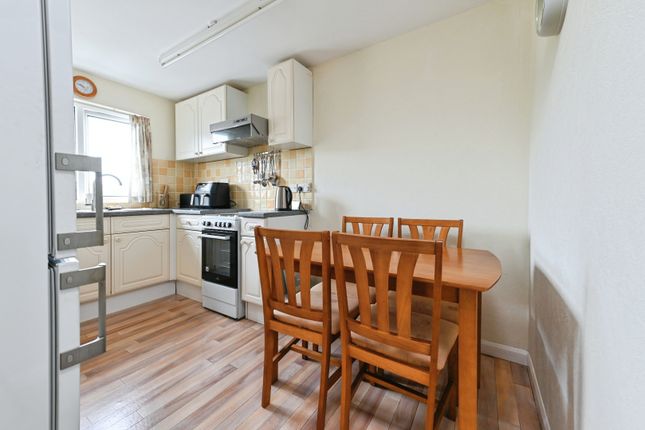 Flat 7, Balkwill Court, Kingsbridge photo 4