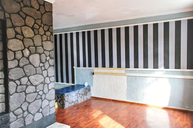77, Banchory Place, Alloa photo 4