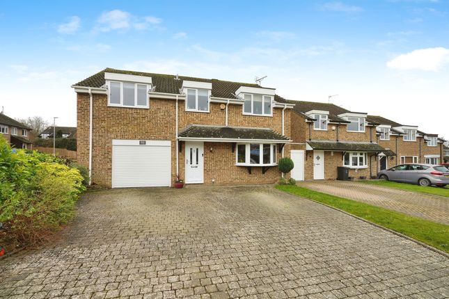 Link-detached house for sale in Sevenfields, Highworth, Swindon