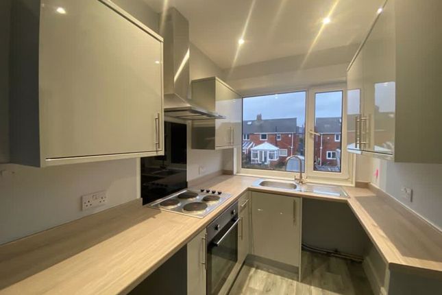 Thumbnail Flat to rent in Laing Grove, Wallsend