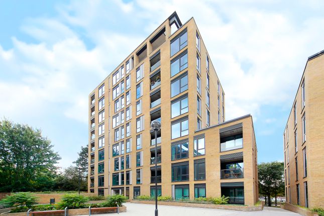 Flat for sale in Eltringham Street, Wandsworth, London