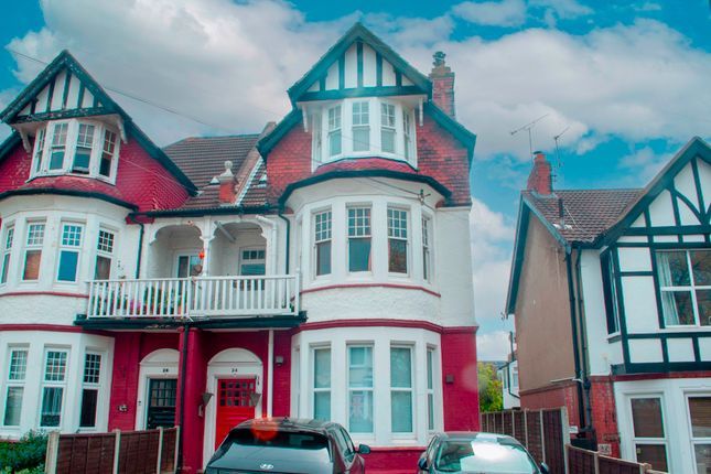 Thumbnail Flat to rent in Palmerston Road, Westcliff-On-Sea