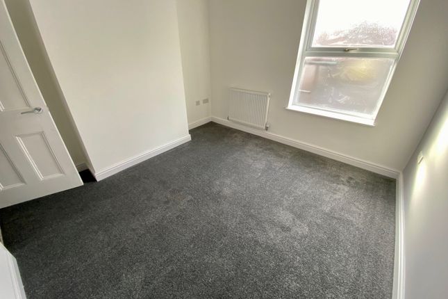82, ILKESTON photo 5
