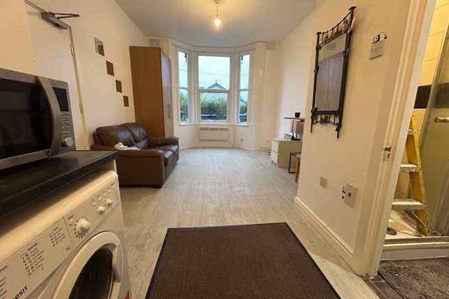 Flat 1, 195, Ordnance Road, ARR, Enfield photo 2