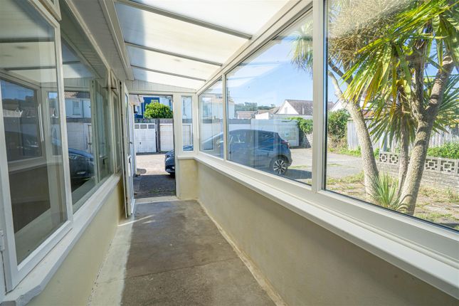 25, Aysha Gardens, Bideford photo 4