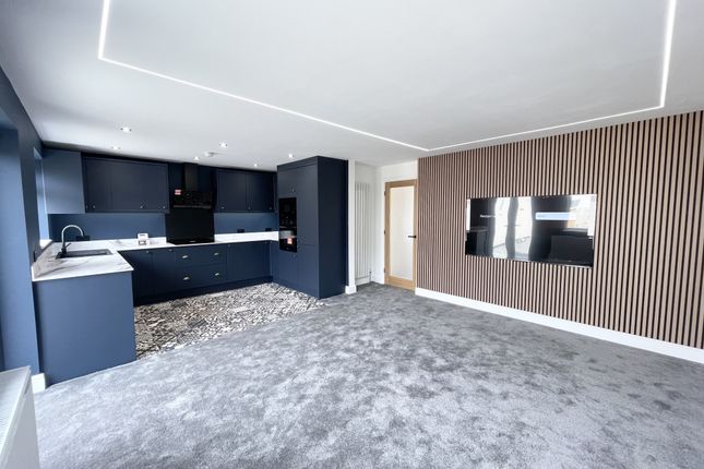 2b, Coronation Road, Thornton-Cleveleys photo 3