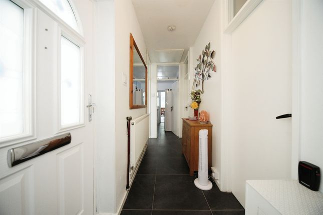 Semi-detached bungalow for sale in Hillary Crescent, Luton