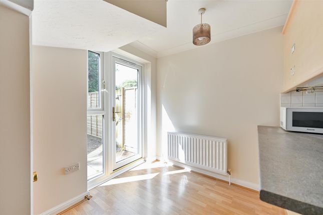 3 Benyon Mews, Bath Road, Reading photo 4