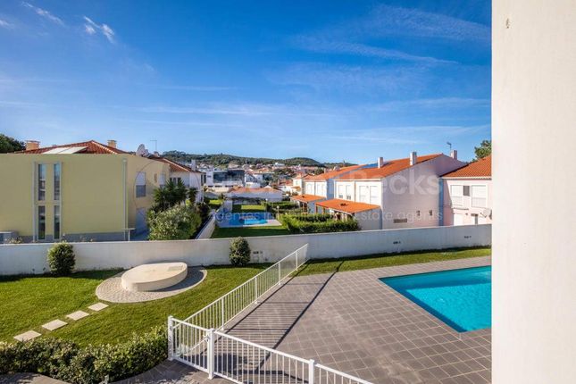 Town house for sale in Salir Do Porto, Leiria, Portugal