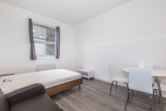 Studio 4, 24A High Street, London photo 4