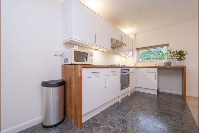 6, Blenheim Way, Kettering photo 4
