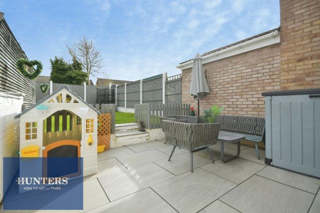 9, Cornwall Drive, Chesterfield photo 2