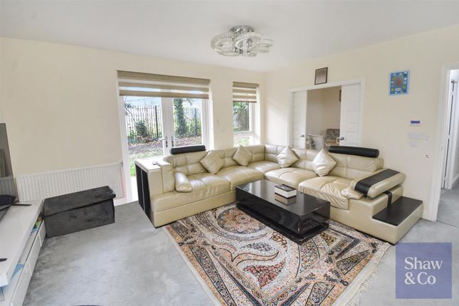 Mayfair Court, Flat 29, Hunting Place, Hounslow photo 4