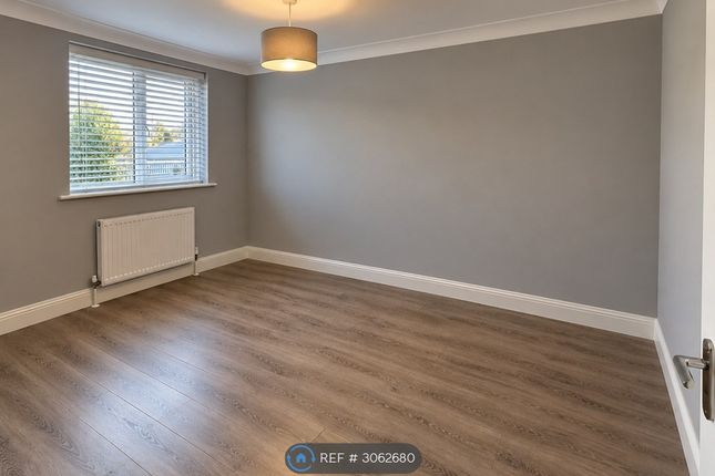 Flat, St Georges Court St Georges Avenue, Poole photo 3