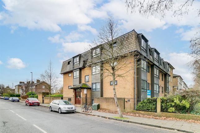 Thumbnail Flat for sale in Oxford Road North, London