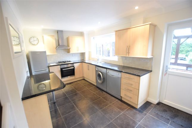25, Batcombe Mead, Bracknell photo 2