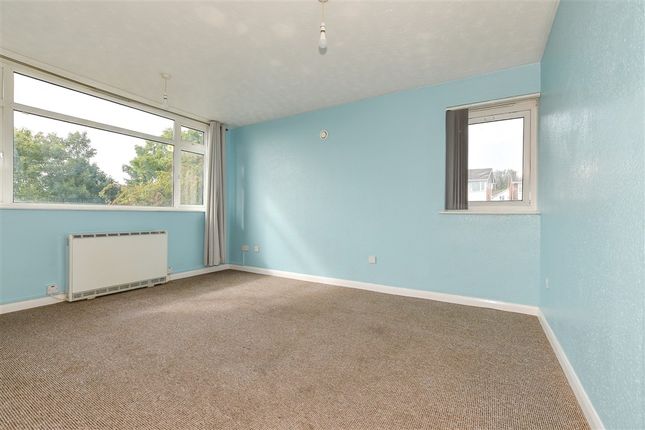 Halstead Close, Canterbury photo 2