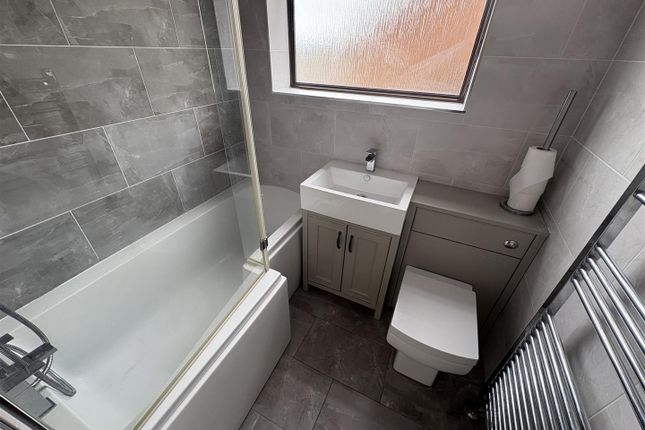 25, Kilpin Hill Lane, Dewsbury photo 4