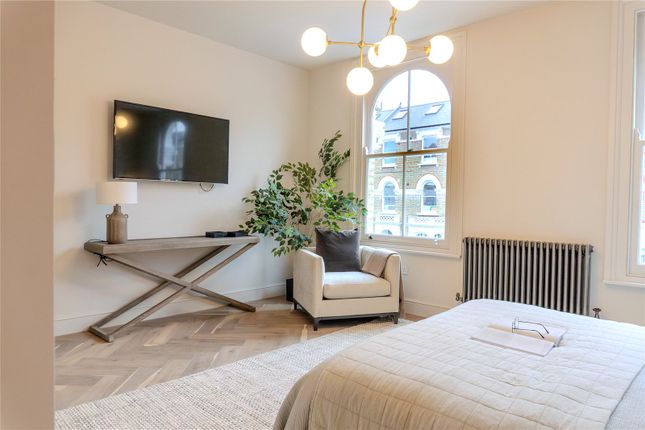 Terraced house for sale in Digby Crescent, London