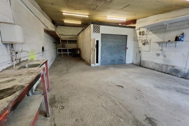 Light industrial to let in Cockers Farm Business Park, Long Lane, Heath Charnock, Chorley